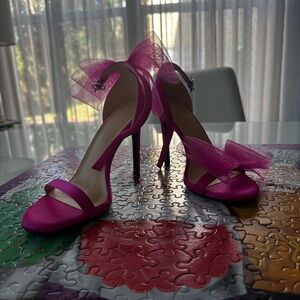 Elegant Pink Heels with Bow Detail